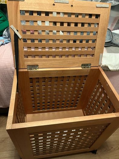 Laundry Hamper / Blanket storage