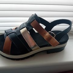 Ladies sandals