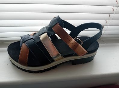 Ladies sandals