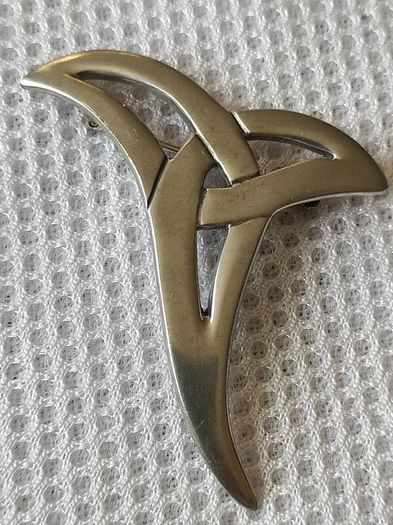 brooch