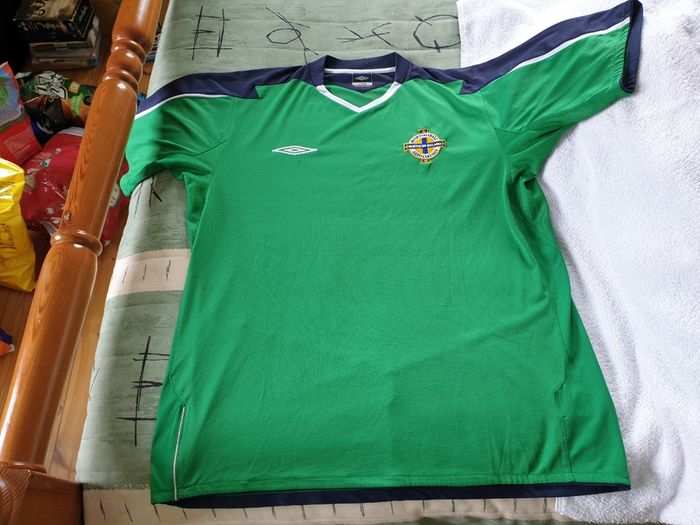 Northern Ireland Football Club Home Jersey 2004 to 2005 Extra Large Adult Umbro XL