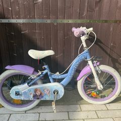 Smyths Elsa/frozen Bike