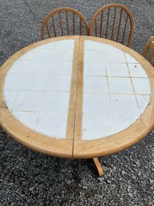 table and 4 chairs