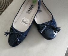 Flat navy colour girls shoes  (size UK 4, EU 37)
