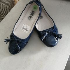 Flat navy colour girls shoes  (size UK 4, EU 37)