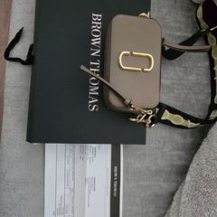 Marc Jacobs the Snapshot camera bag open to offers