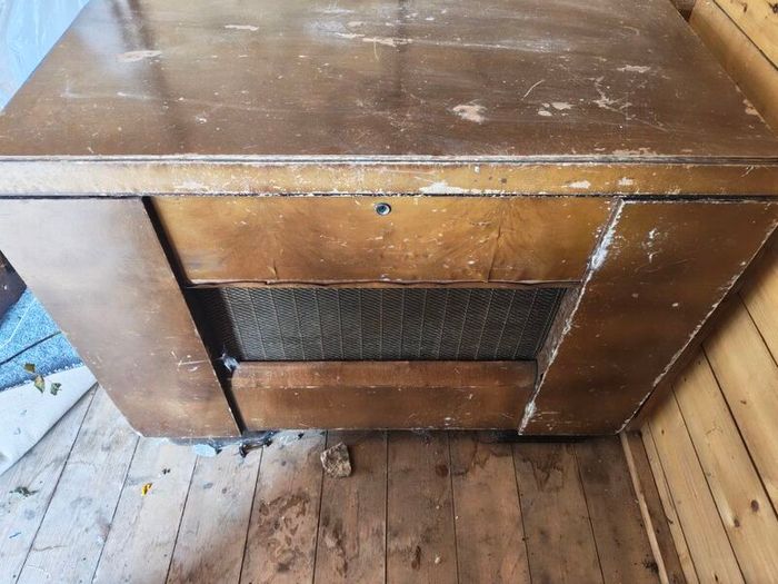 old record player/radio