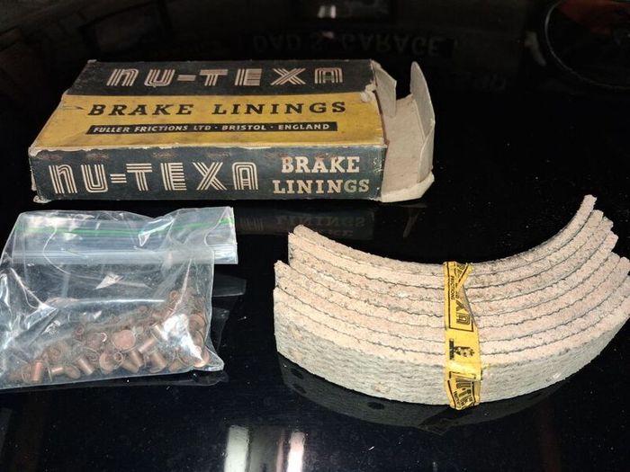 Austin A30/A35 brake shoe repair kit.