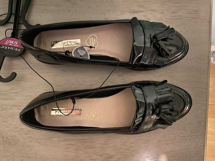 Shiny black size 5 women's wear dress shoes brand new