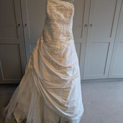 wedding dress size 22