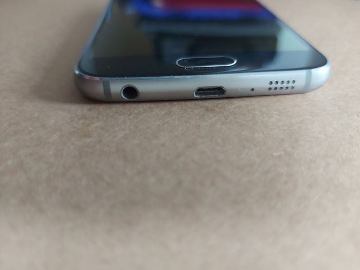 Samsung Galaxy S6, Model No SM-G920F, 32GB, 3GB Ram, in excellent condition