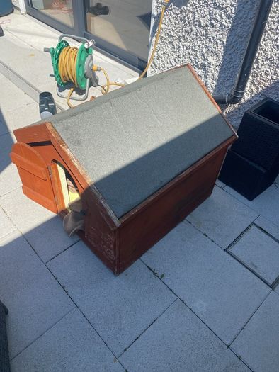 dog kennel