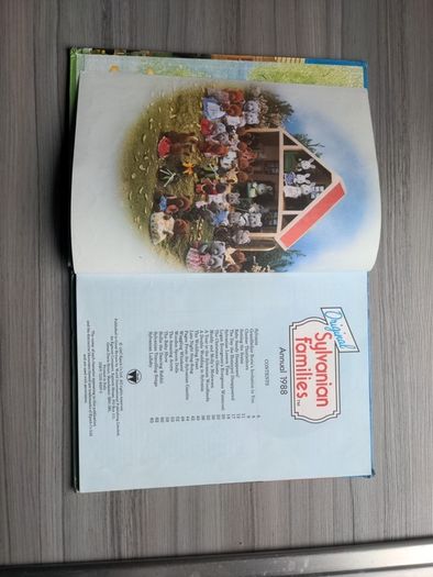 Original Sylvanian Families Annual 1998