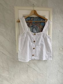 Dunnes Stores NWOT ladies embroidered white top