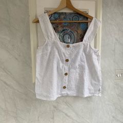 Dunnes Stores NWOT ladies embroidered white top