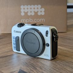 Canon Eos M body (+ free screen protector, spare battery and strap)