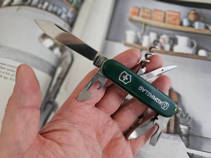 Vintage Victorinox Tourist 84mm Swiss Advertising Collectable Swiss Army Knife