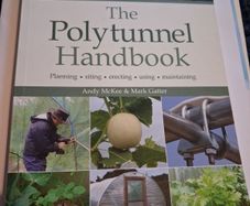 The Polytunnel Handbook/  Andy Mc Kee & Mark Gatter / 2012