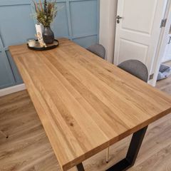 Solid Oak dinning table
