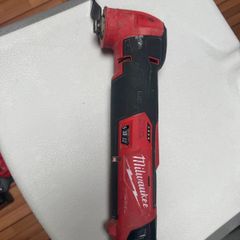 Milwaukee M12 FUEL oscillating multi-tool with genuine 2.0Ah battery