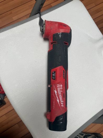 Milwaukee M12 FUEL oscillating multi-tool with genuine 2.0Ah battery