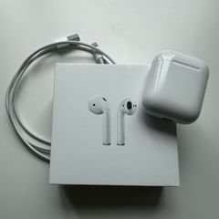 APPLE AirPods (2nd generation) with box and charging cable
