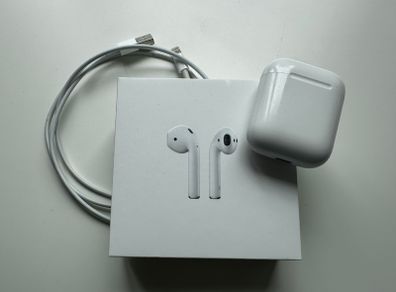 APPLE AirPods (2nd generation) with box and charging cable