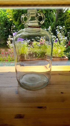 Glass jug