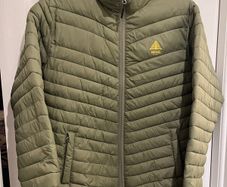 BERG Outdoor Lightweight Puffer Jacket medium new