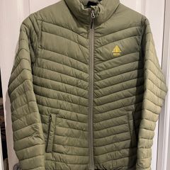 BERG Outdoor Lightweight Puffer Jacket medium new