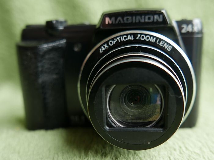 Maginon SZ-24 Digital Compact Camera 16,1MP - 24 x Optical Zoom Tested (battery cover is missing)