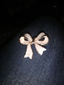 Nice brooch bow design