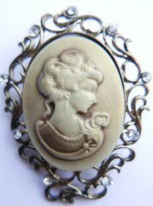 Vintage Cameo Brooch