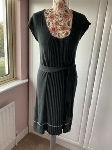 jumper Bnwt knitted pleated front detail Greenhouse brand tunic dress with tie belt medium