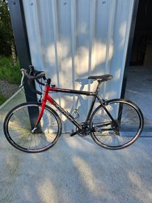 Carrera Vanquish Road Bike Shimano Gears & Carbon Fork
