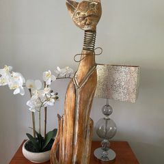 Wooden cat figure