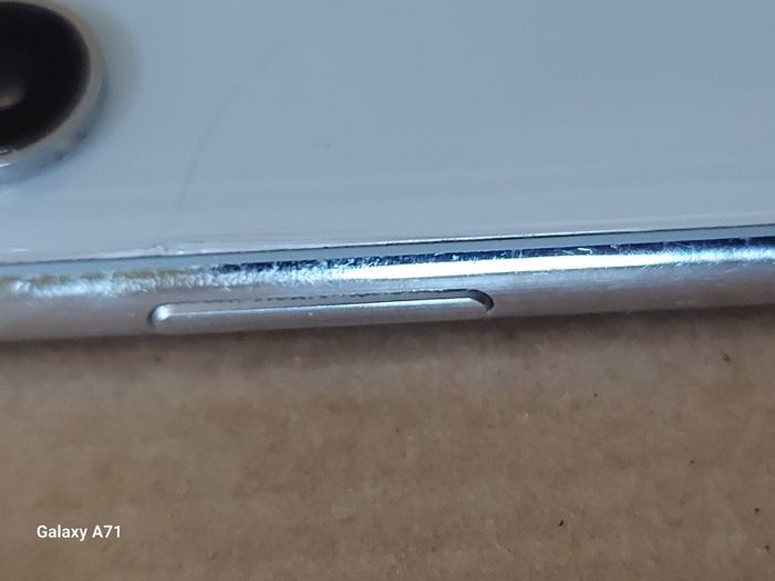 6 Mobile Phones for parts or repair, not powering on