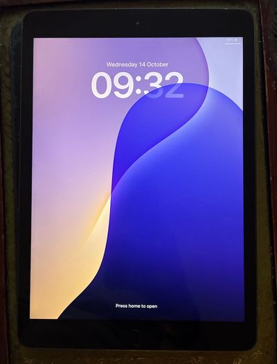 Apple i-Pad 7th Gen (128 GB)