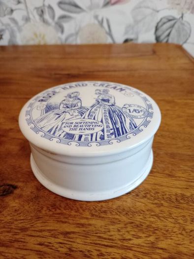 Ceramic Hand Cream Lidded Box