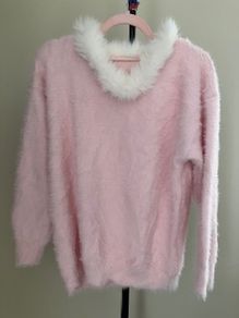 Pink fluffy jumper with white faux fur collar
