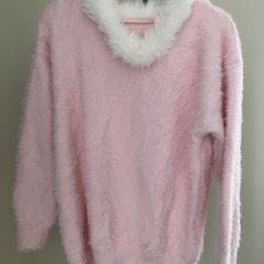 Pink fluffy jumper with white faux fur collar