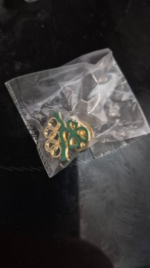 Olympics badges / pins