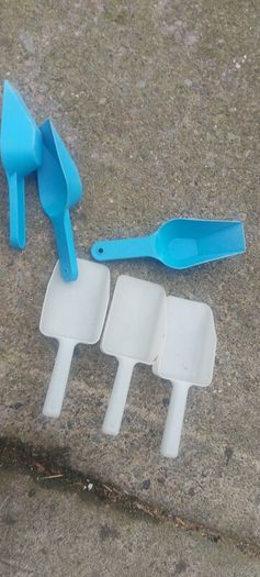 6 x scoops job lot,,used good condition, buyer collects or pays postage thank you, sold as is