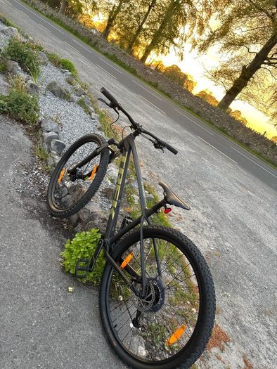 men bicycle