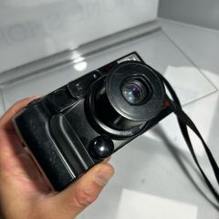 Olympus Infinity Zoom 200 Multi AF 35mm Film PointShoot Camera