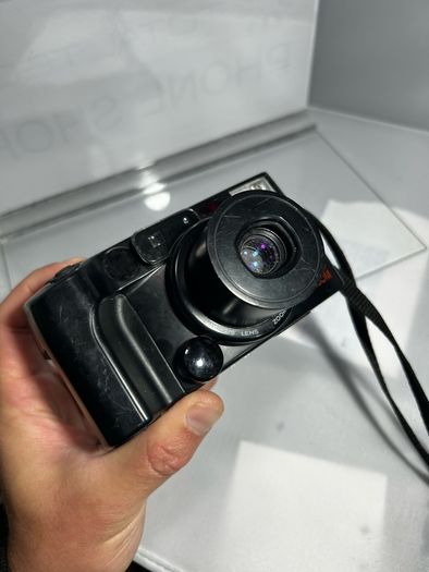 Olympus Infinity Zoom 200 Multi AF 35mm Film PointShoot Camera