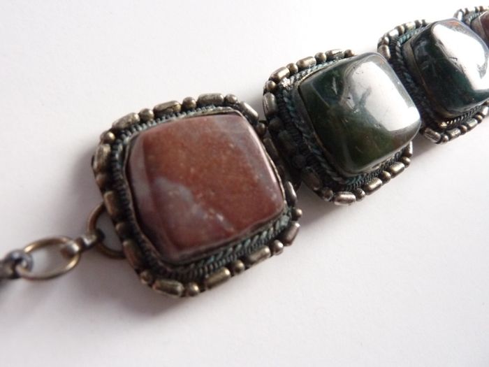 Vintage Scottish agate white metal bracelet