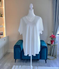 Brand New Ladies White Short Sleeved Top from La Luna