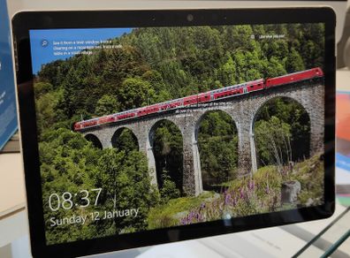 Microsoft Surface Go 3 10.5" i3-10100Y (10th Gen) 128GB 8GB Touchscreen Windows Tablet