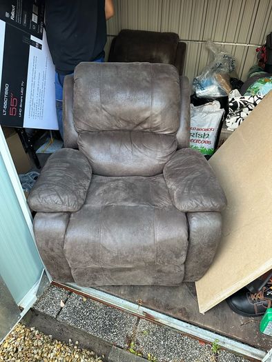 Recliner sofa